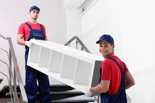 Residential moving truck support for Battersea flat and house relocations